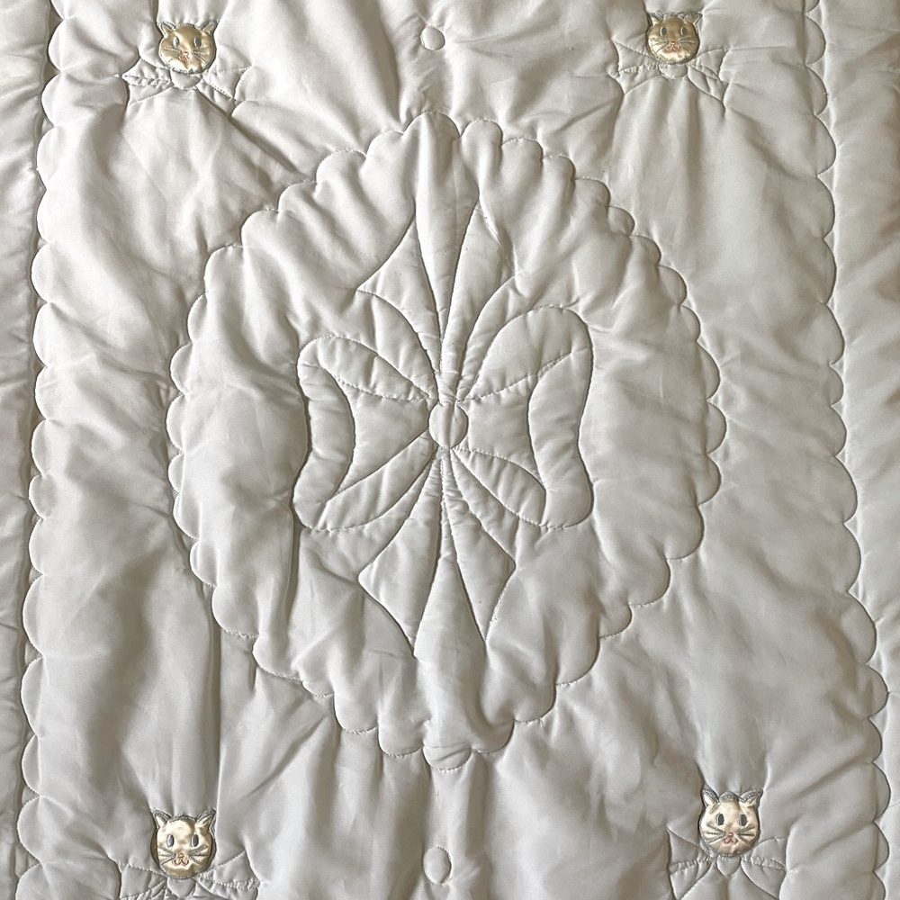 Vintage 50’s 60’s  puffy Crib Quilt Cat Appliqué